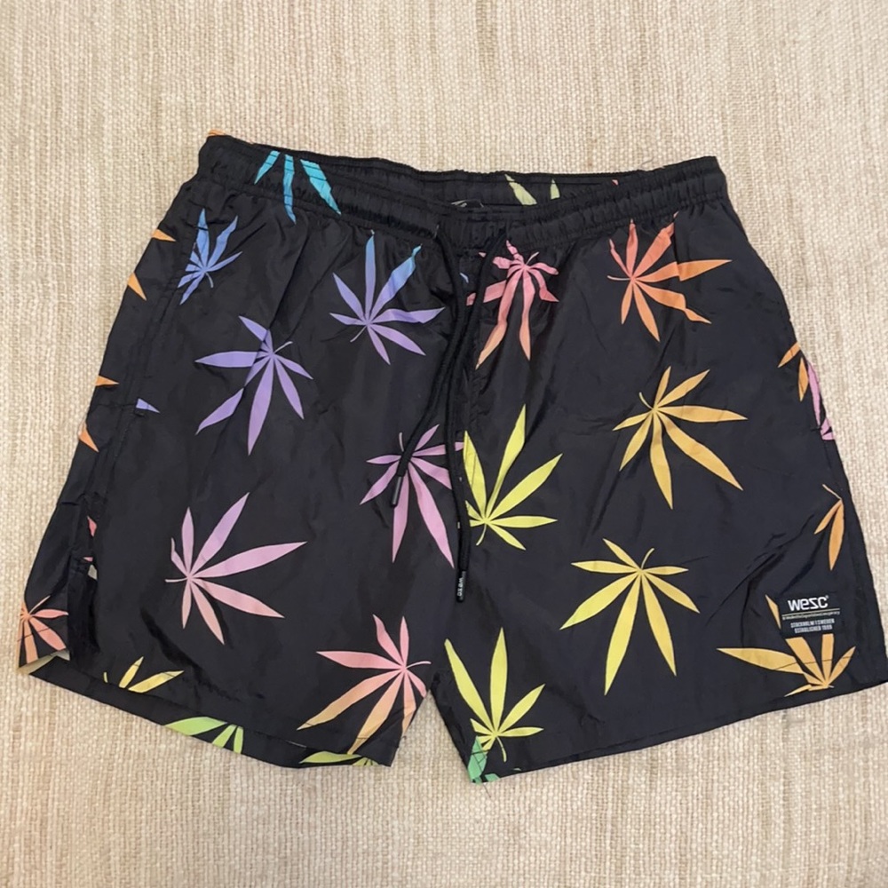 NWT WESC black swim trunks shorts unisex size M